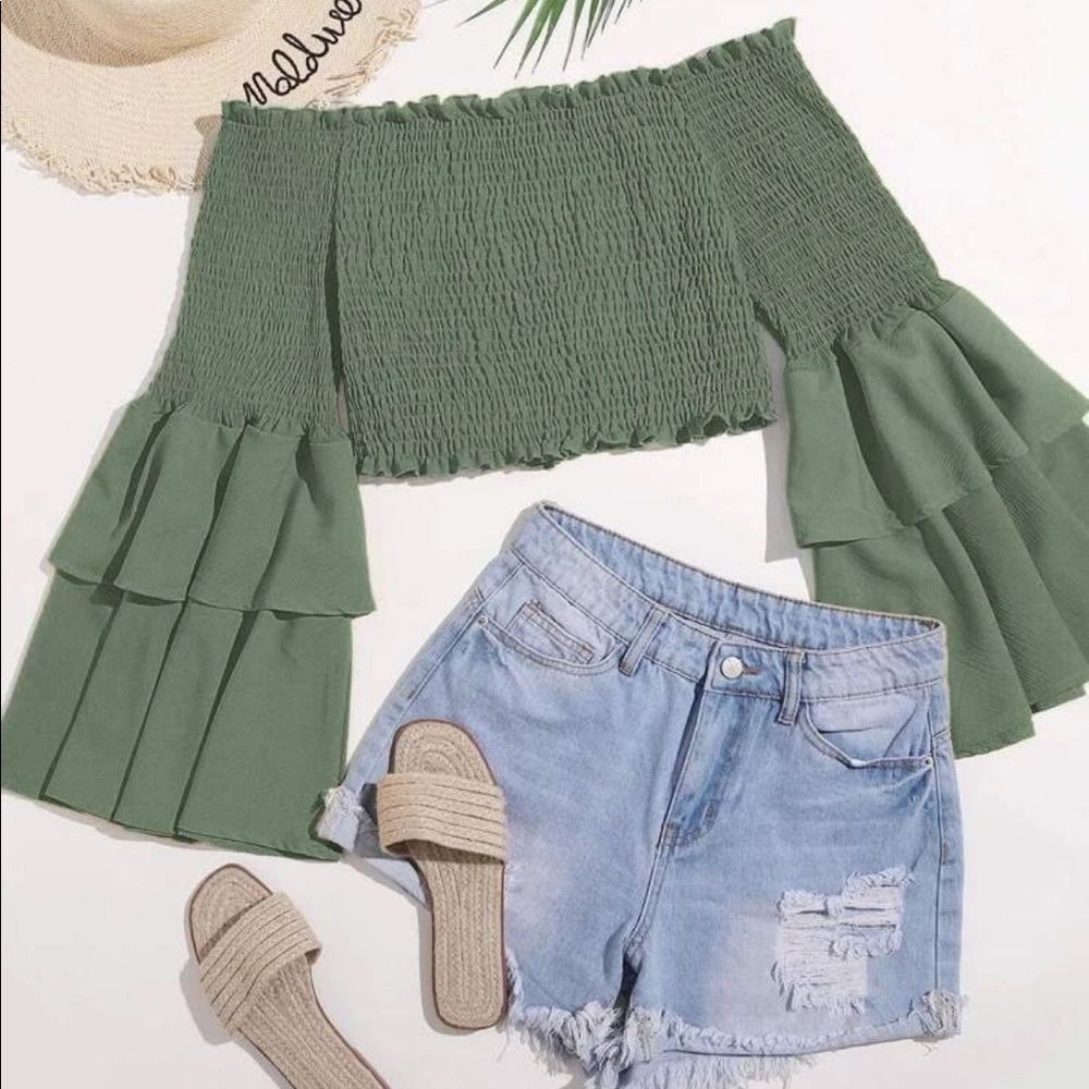 SHEIN Bell Sleeve Crop Top